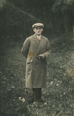August Chwolka urodzony 1900r. na Wilczy. Tu ok.1920r. Zginął podczas II wojny światowej. Z albumu pani Zofii Chwolka.
