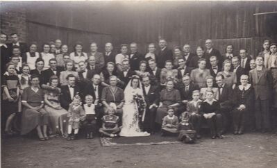 wesele w rodzinie Wladarz na Wielopolu, z albumu pani Zofii Kaiser
