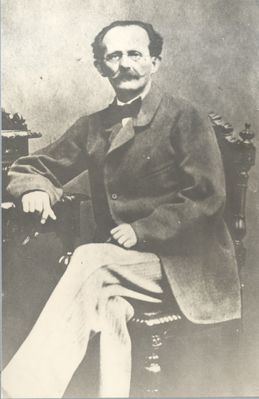 dr Juliusz Roger(1819- 1865)- lekarz, przyrodnik, etnolog, działacz społeczny
Pracował w pilchowickim szpitalu rezygnując wielokrotnie z wynagrodzenia, wspierając działalność placówki darowiznami i wszelką pomocą
