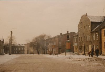 Rynek w latach 80.XXw. Zdjęcie ze zbiorów państwa Wladarz.
